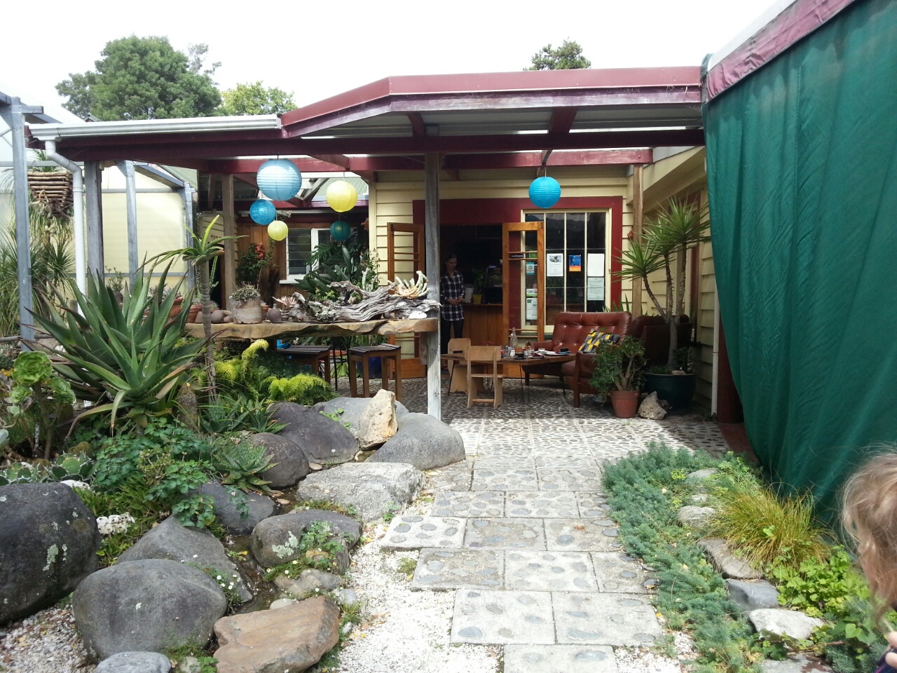 Riverside Cafe Garten